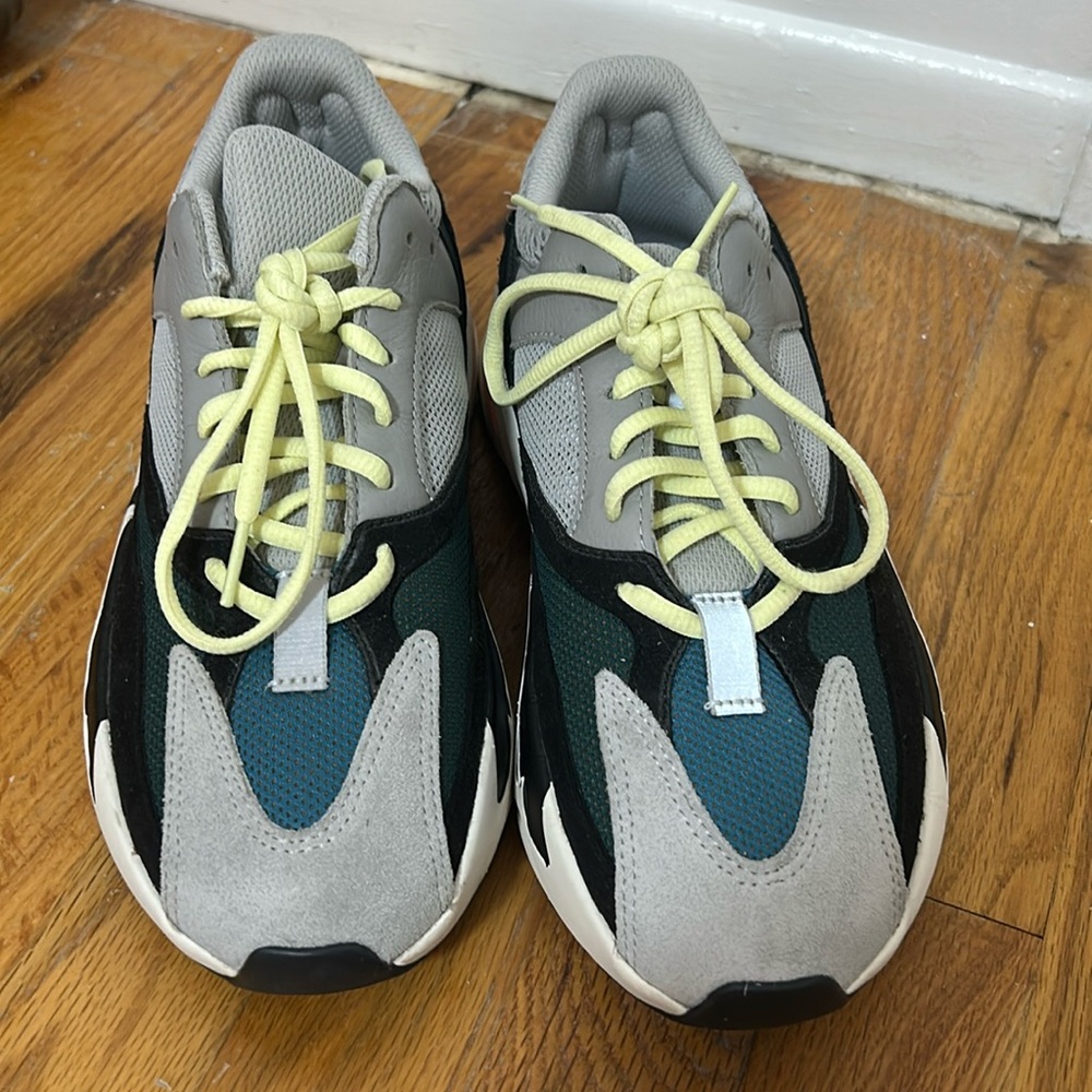 YEEZY BOOST 700 'WAVE RUNNER' 2023
